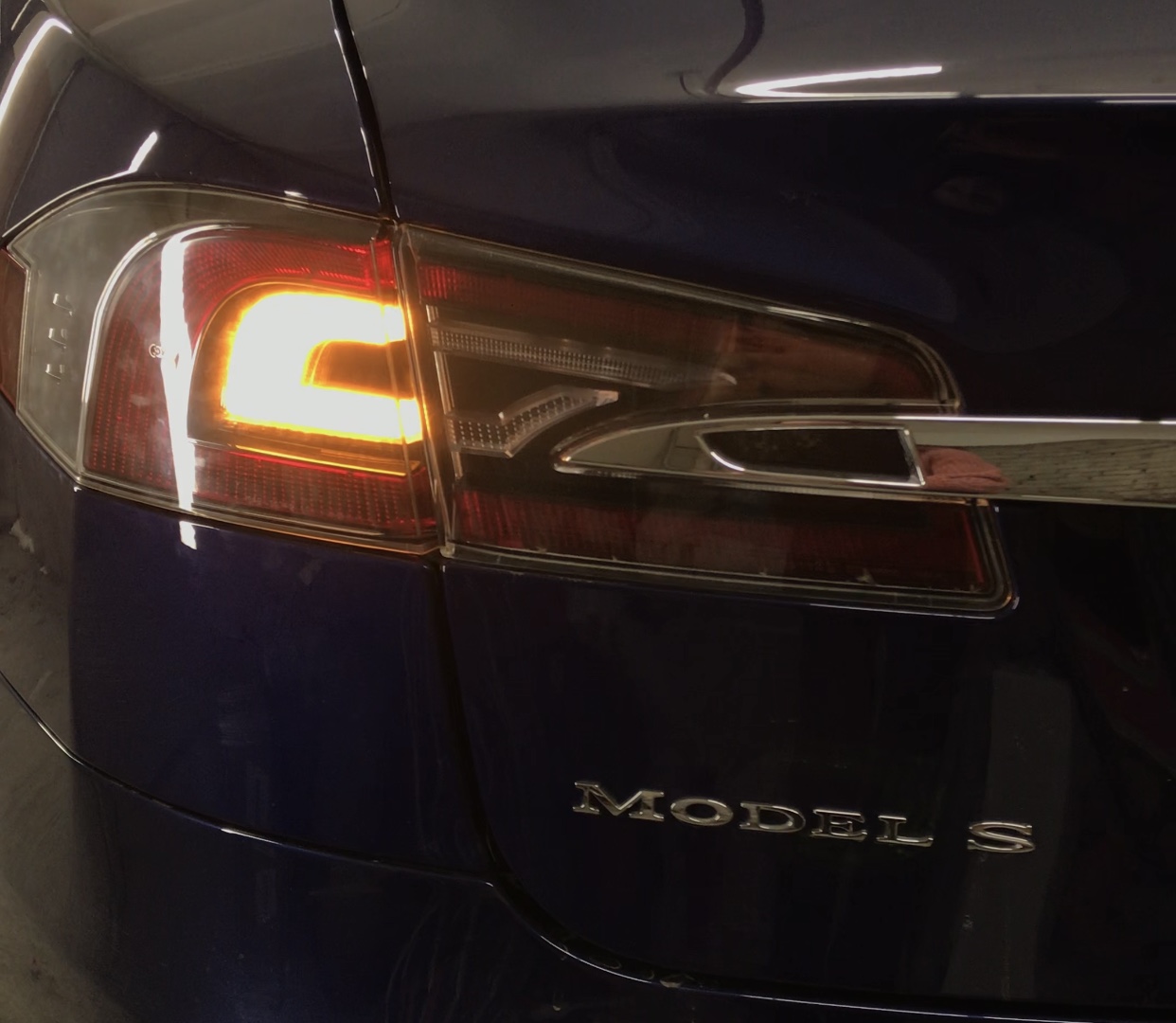 Tesla Model S 0