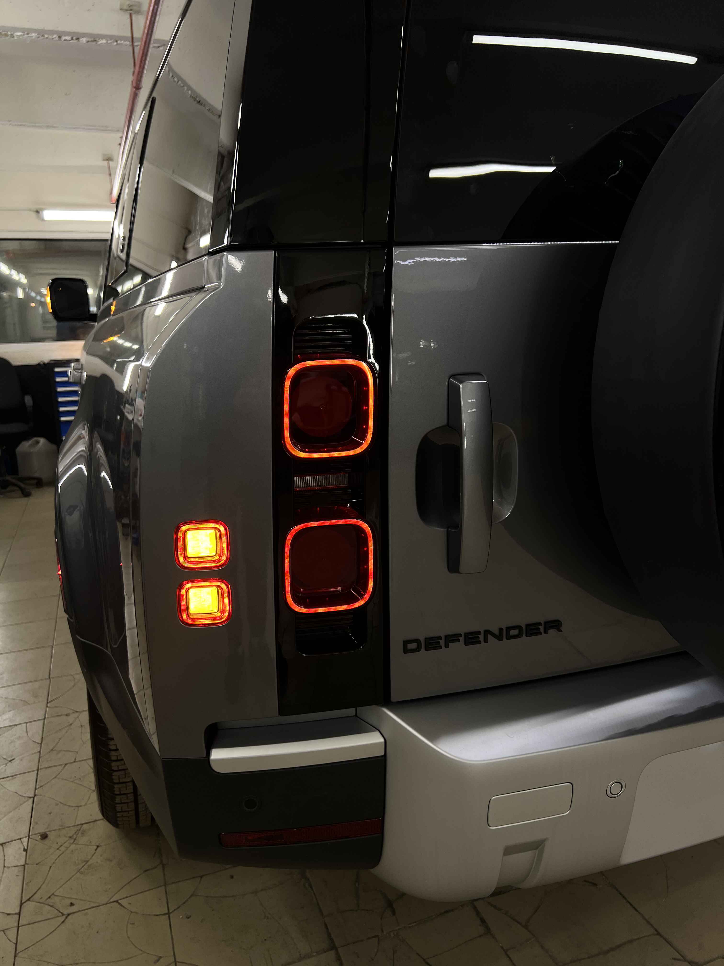 Land Rover Defender